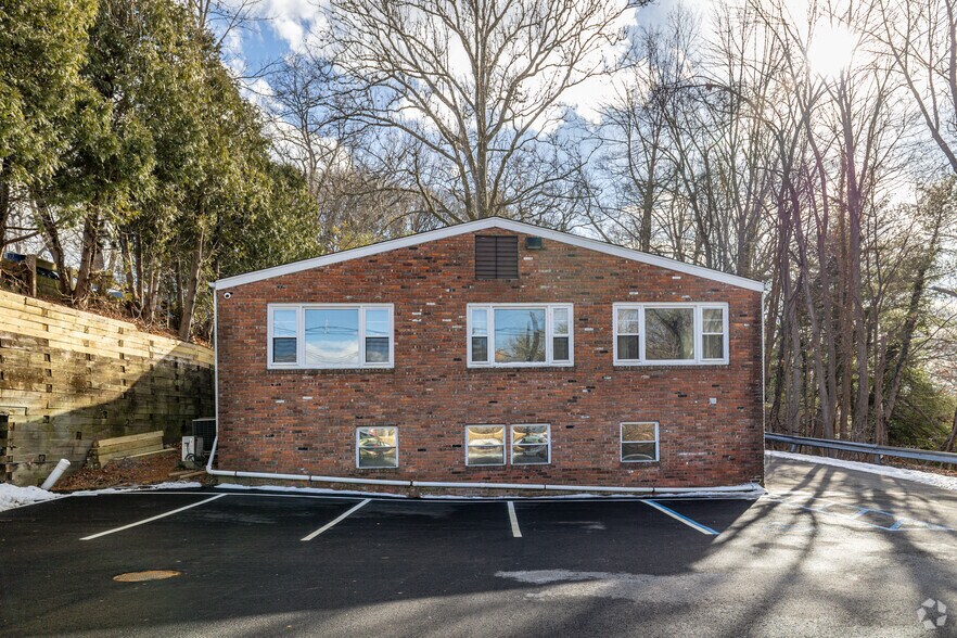 More Photos Of 153 Skylands Rd, Ringwood Office For Sale