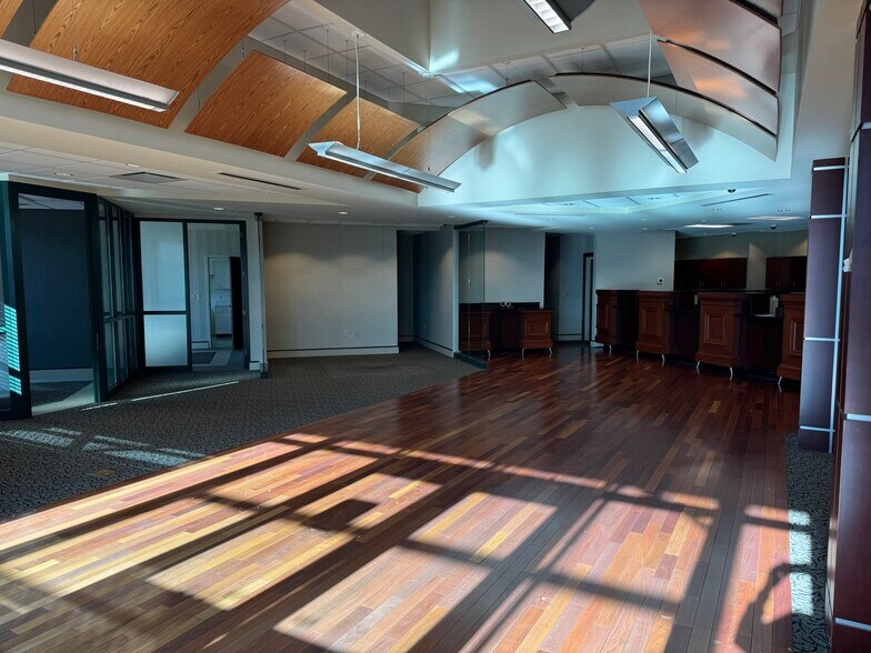 More Photos Of 7770 Us-72 Hwy, Madison Bank For Lease