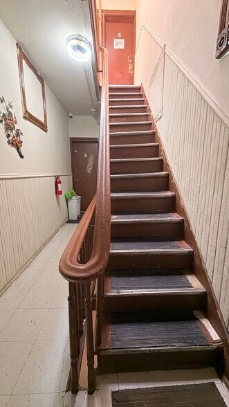 More Photos Of 208 38th St, Union City Apartments For Sale