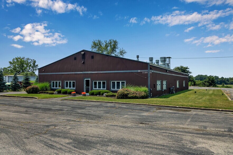 More Photos Of 7120 Seneca St, Elma Warehouse For Lease