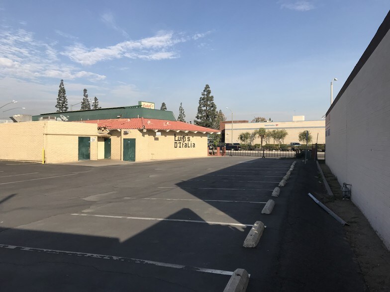 Primary Photo Of 801 S State College Blvd, Anaheim Restaurant For Sale