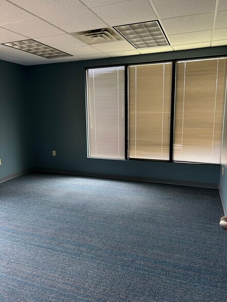 More Photos Of 101 Bradford Rd, Wexford Medical For Lease