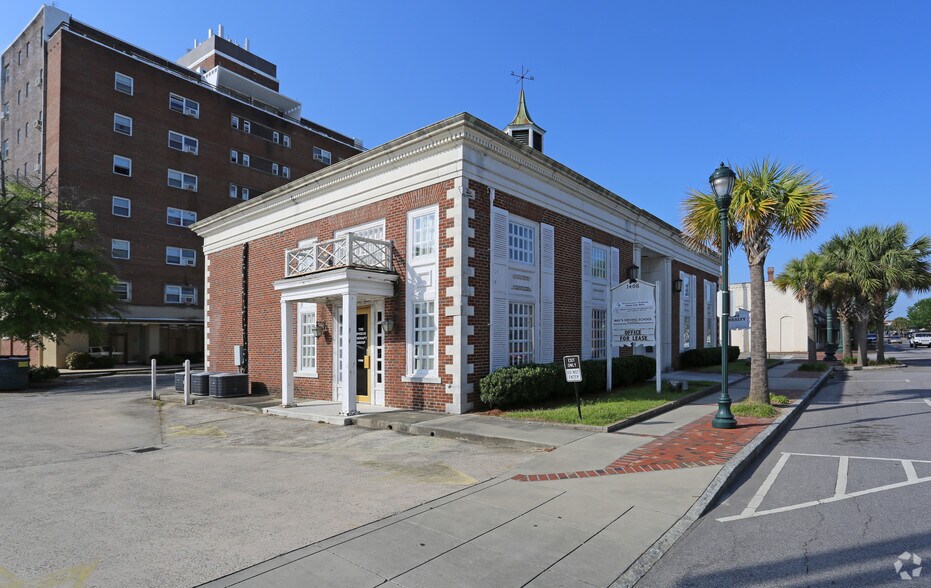 More Photos Of 1408 Russell St, Orangeburg Medical For Sale