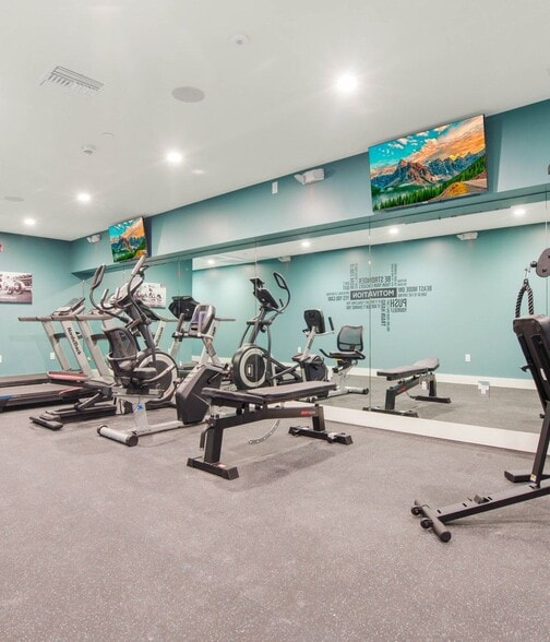 More Photos Of 13724 Victory Blvd, Van Nuys Apartments For Sale