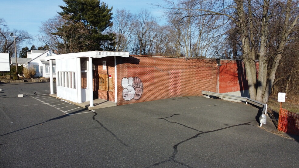 More Photos Of 430 Center St, Ludlow Auto Repair For Sale