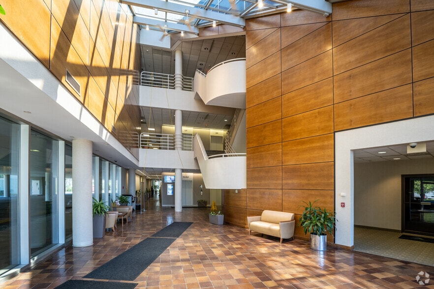 More Photos Of 20 Commerce Dr, Cranford Unknown For Lease