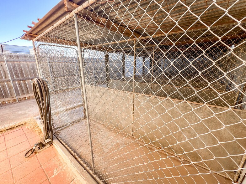 More Photos Of 3400 N Big Spring St, Midland Veterinarian Kennel For Sale