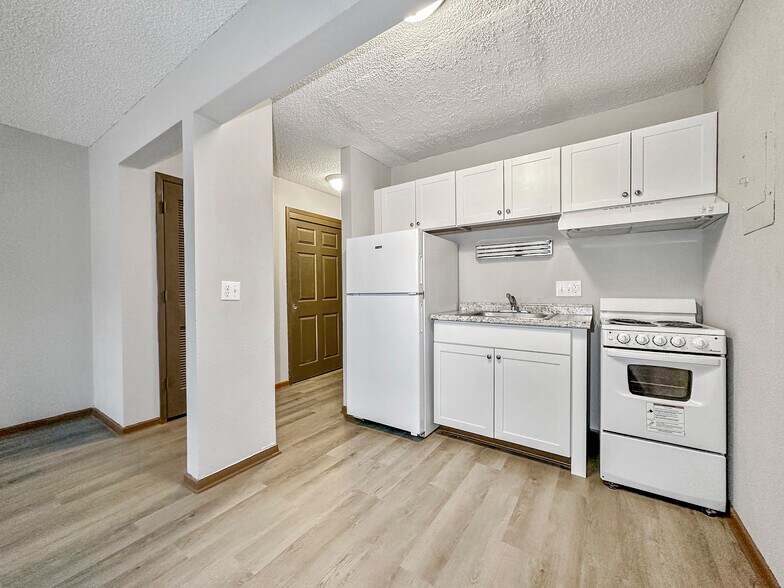 More Photos Of 2525-2535 Clarkson Ave, Des Moines Apartments For Sale