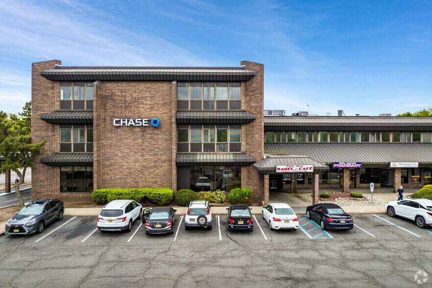 More Photos Of 1003-1031 McBride Ave, Woodland Park Medical For Lease