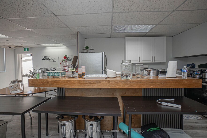 More Photos Of 3173 Erindale Station Rd, Mississauga Medical For Sale