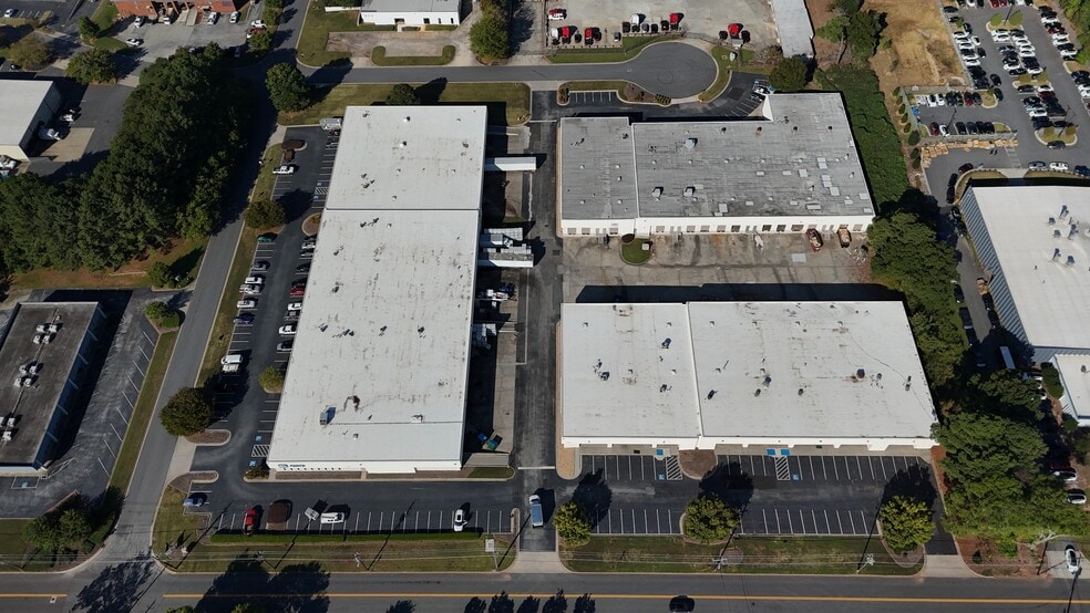 More Photos Of 2081 Kilman Dr, Tucker Distribution For Lease
