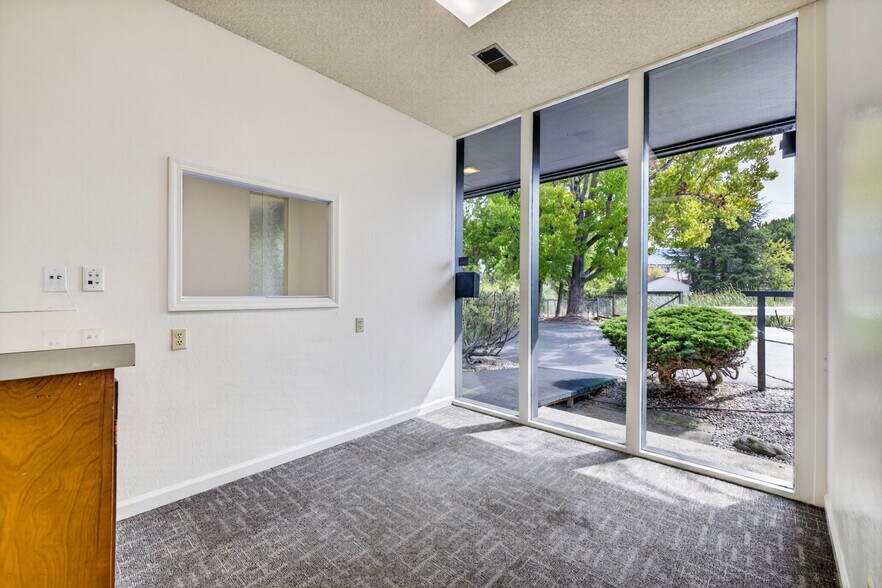 More Photos Of 7 Page St, Cotati Medical For Sale