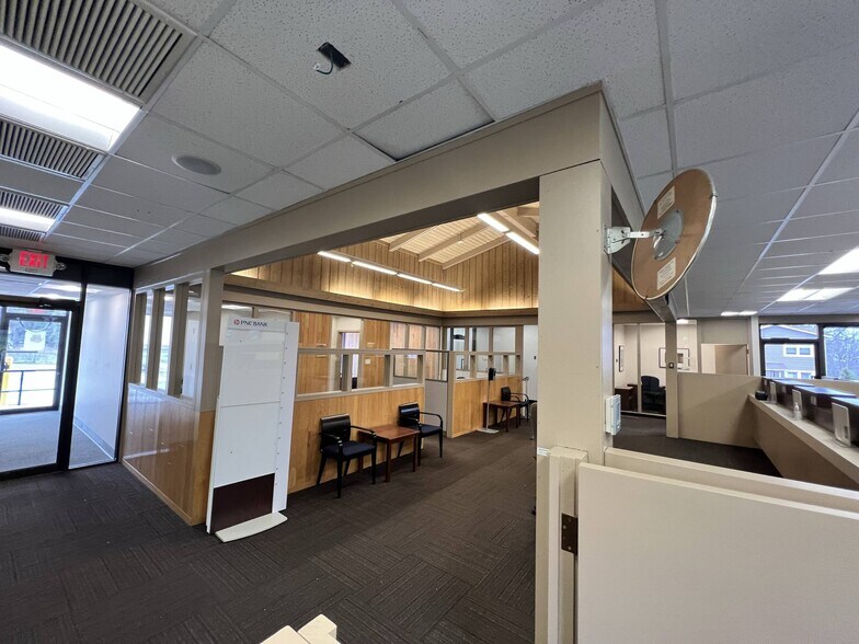 More Photos Of 25 S Portage St, Doylestown Bank For Sale