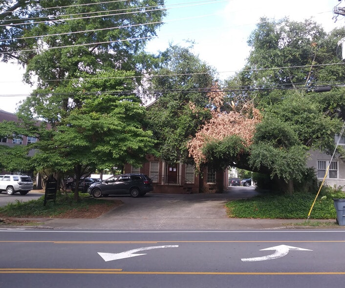 More Photos Of 1704 East Blvd, Charlotte Office For Lease
