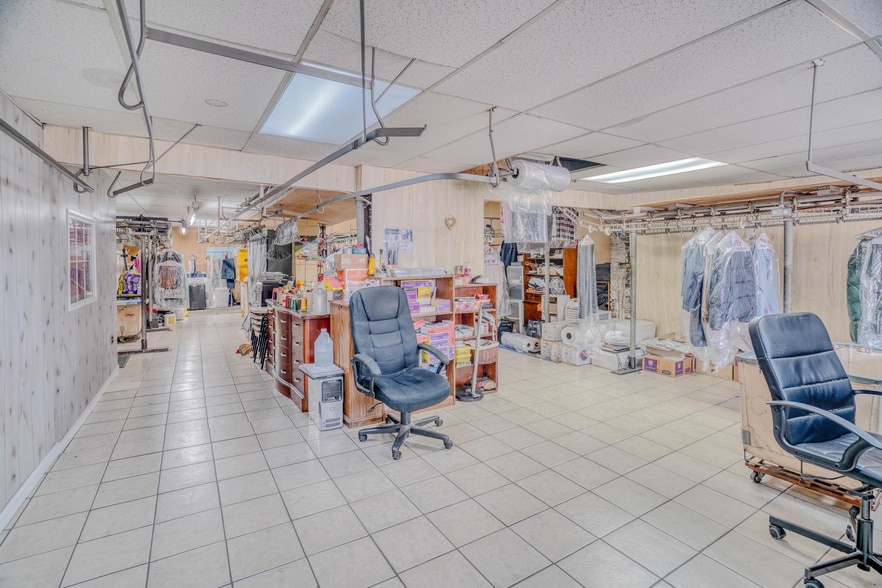 More Photos Of 12 E Wister St, Philadelphia Storefront For Sale