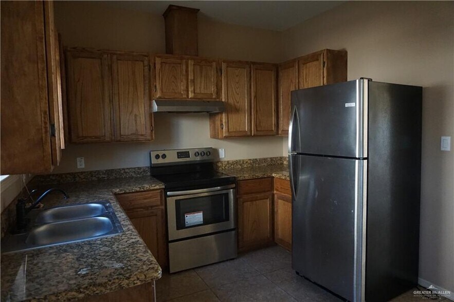 More Photos Of 1100-1112 W Eisenhower St, Pharr Apartments For Sale
