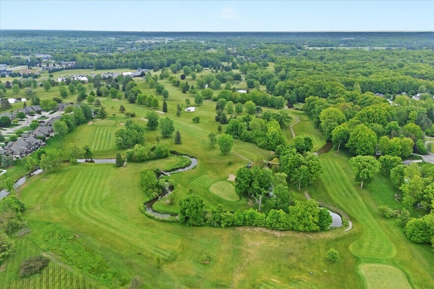 More Photos Of 9512 E Lippincott Blvd, Davison Golf Course Driving Range For Sale