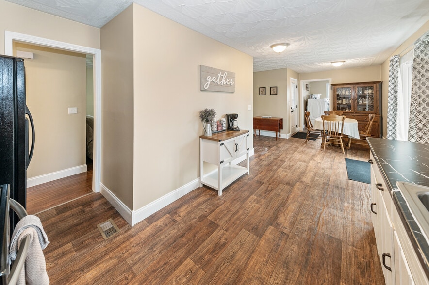 More Photos Of 3625 New Shepherdsville Rd, Bardstown Flex For Sale