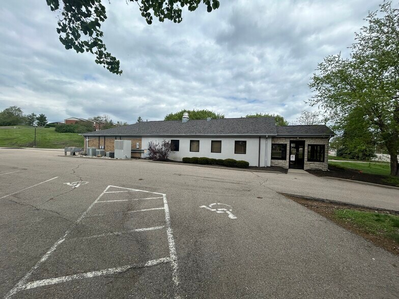 More Photos Of 12037 Sheraton Ln, Cincinnati Medical For Sale
