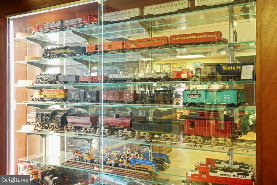 More Photos Of 425 Steinwehr Ave, Gettysburg Storefront Retail Office For Sale