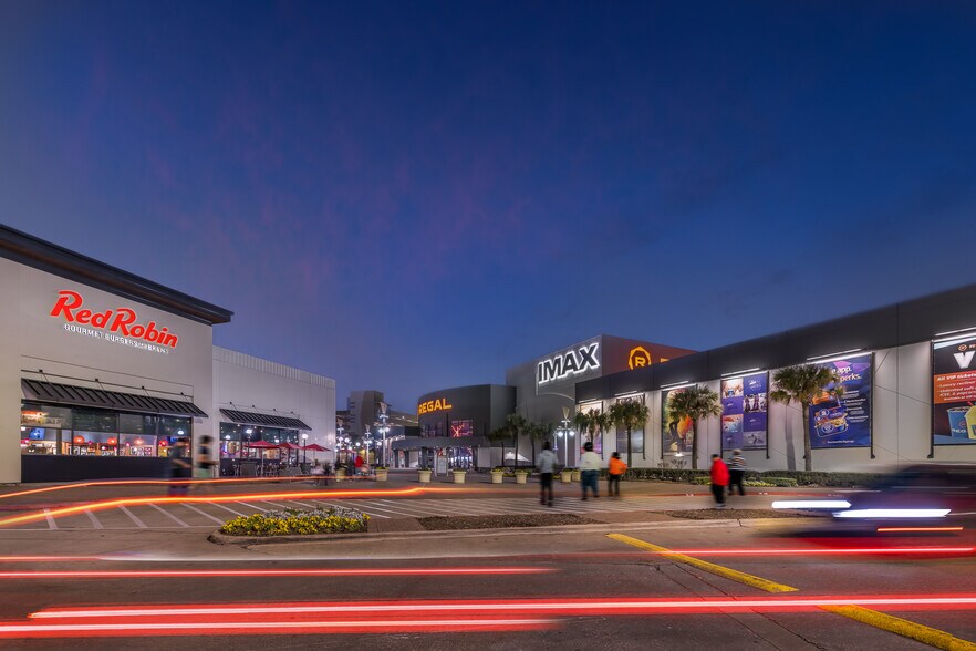 More Photos Of 7600-7680 Katy Fwy, Houston Unknown For Lease