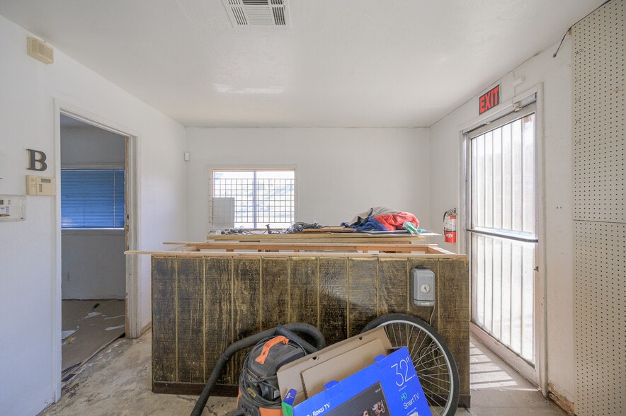 More Photos Of 1770 Highway 95, Bullhead City Specialty For Sale