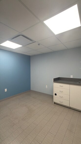More Photos Of 163-03 Horace Harding Expy, Fresh Mdws, Fresh Meadows Medical For Sale