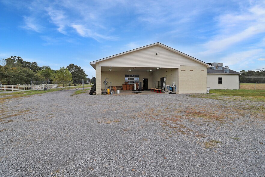 More Photos Of 1184 Poor Farm Rd, Murray Flex For Sale