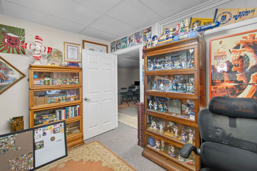 More Photos Of 7132 Main St, Kansas City Office Residential For Sale