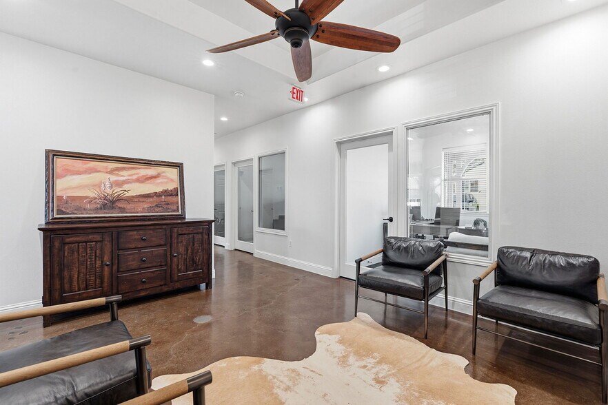 More Photos Of 5901 Old Fredericksburg Rd, Austin Office For Sale