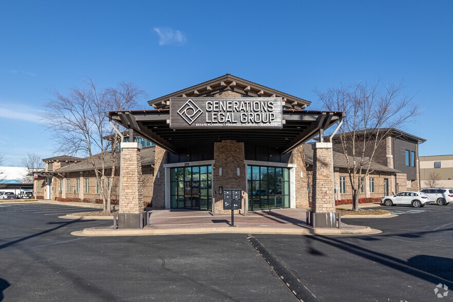 More Photos Of 2701 SE J St, Bentonville Office For Lease