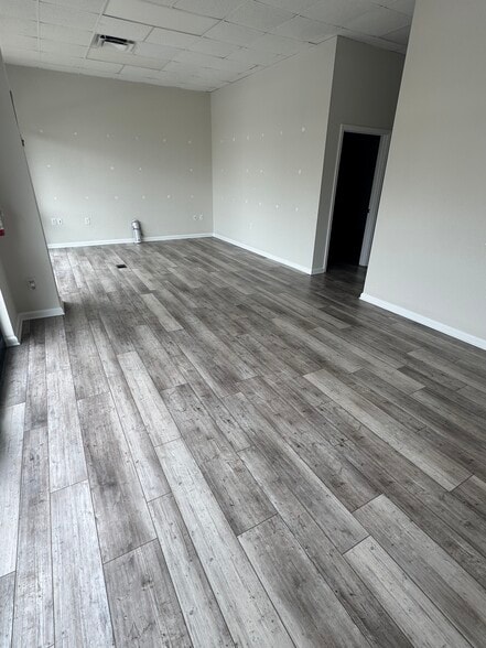 More Photos Of 107 Grand Central Blvd, Pooler Freestanding For Lease