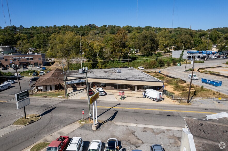More Photos Of 1712-1716 28th Ave S, Birmingham Freestanding For Lease