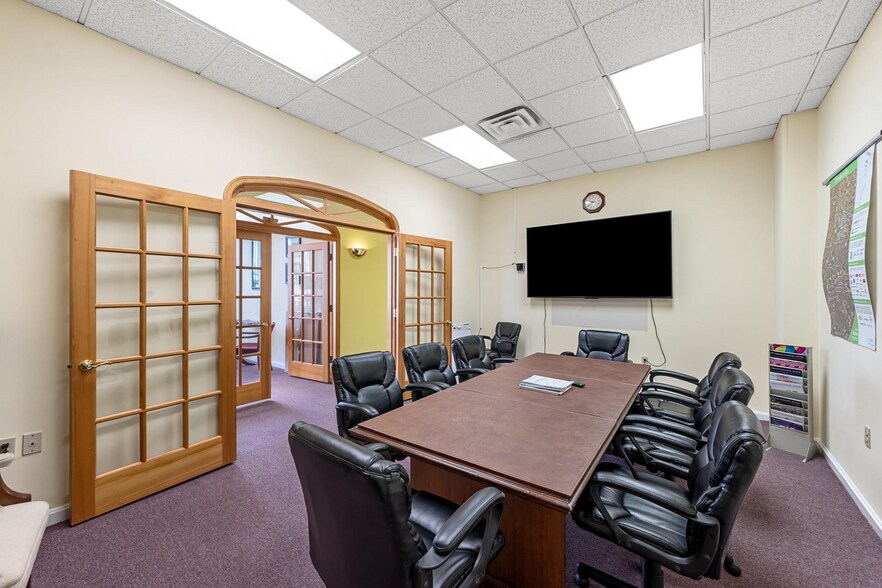 More Photos Of 45 East Piccadilly, Winchester Office For Lease