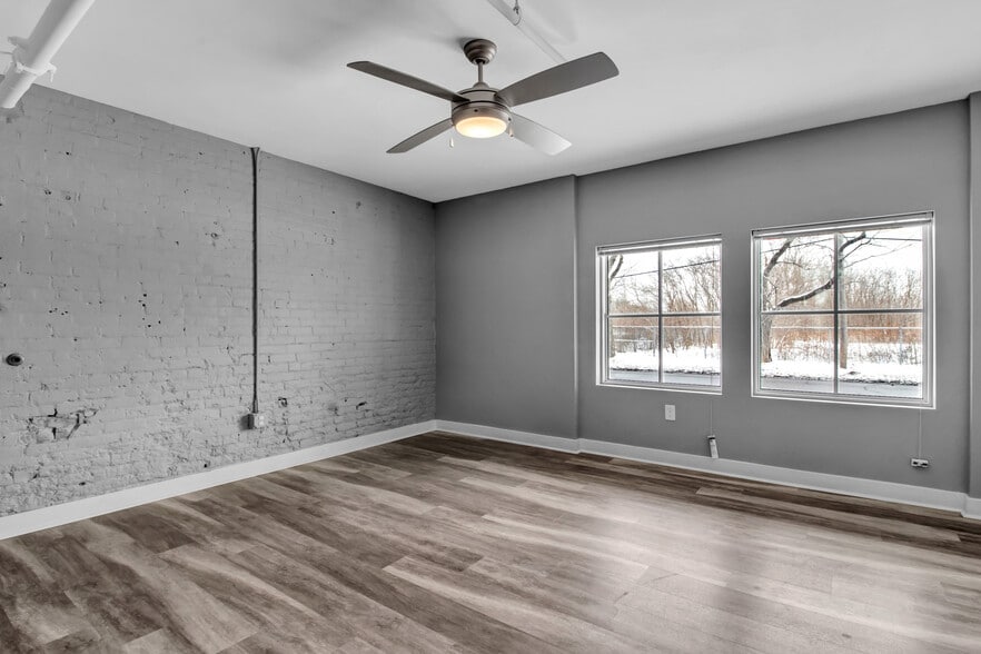 More Photos Of 68 Tonawanda St, Buffalo Apartments For Sale