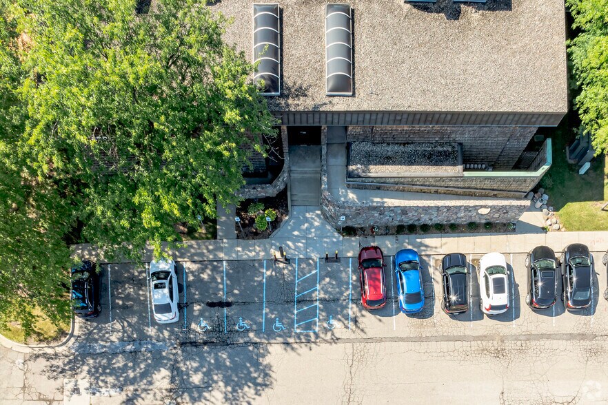 More Photos Of 2000 Hogback Rd, Ann Arbor Coworking Space