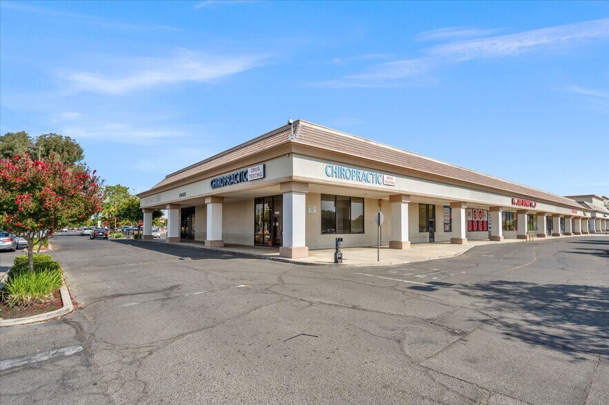 More Photos Of 5646 N Blackstone Ave, Fresno Unknown For Lease