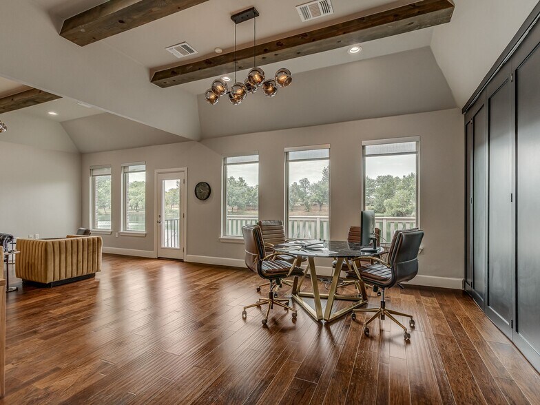 More Photos Of 2232 Bridgeview Blvd, Edmond Office Residential For Lease