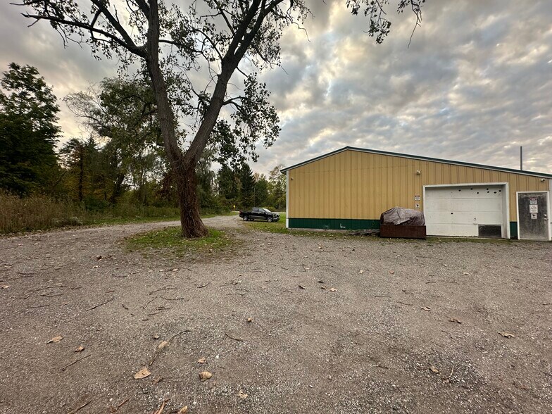 More Photos Of 17905 Ravenna rd, Chagrin Falls Warehouse For Sale