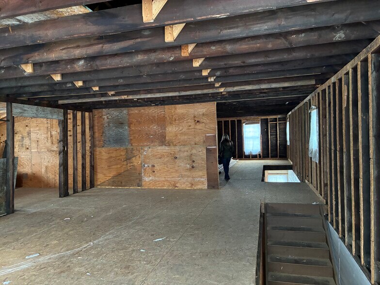 More Photos Of 959 N Main St, Grafton General Retail For Sale