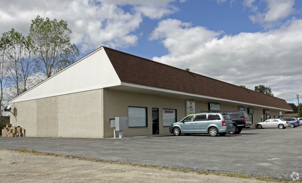 More Photos Of 37270-37284 31 Mile Rd, Richmond Storefront For Lease