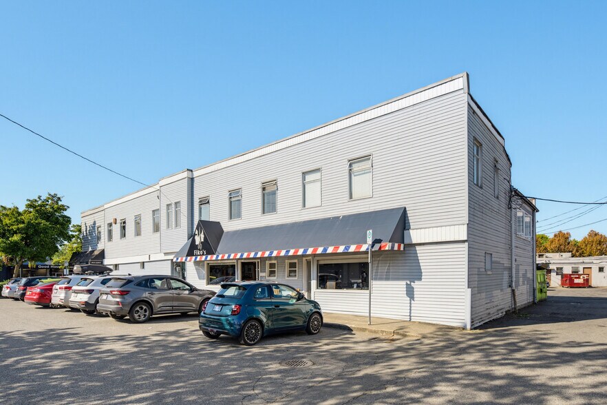 More Photos Of 5019 48 Av, Delta Storefront Retail Office For Sale