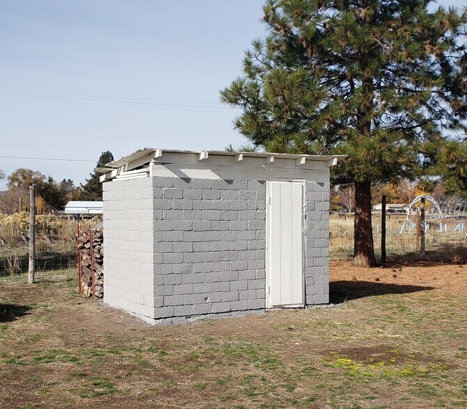 More Photos Of 421 East First Street, Dorris Land For Sale