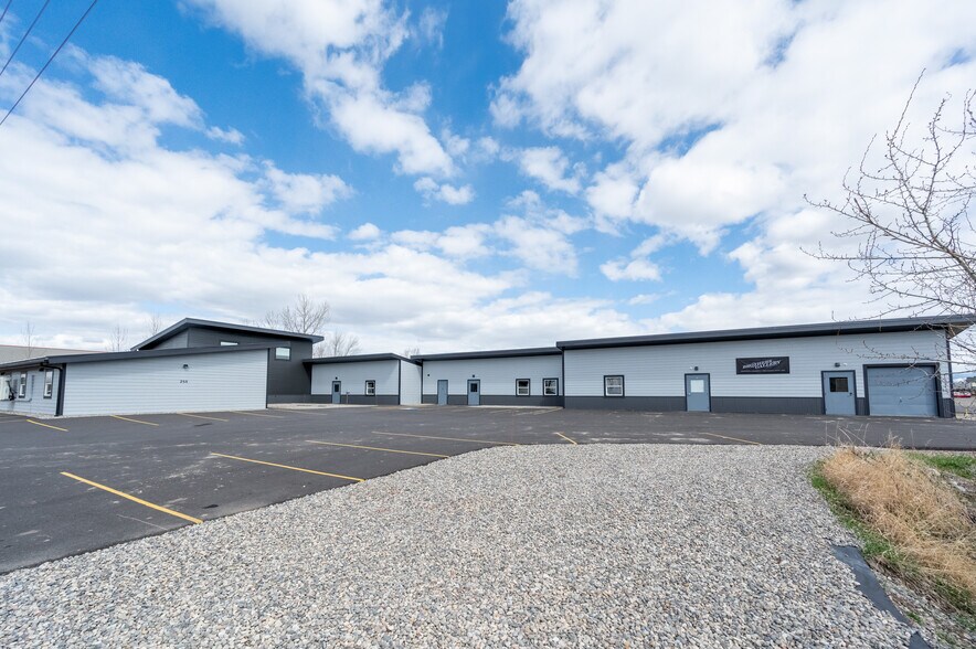 More Photos Of 255 Garden Dr, Bozeman Flex For Lease