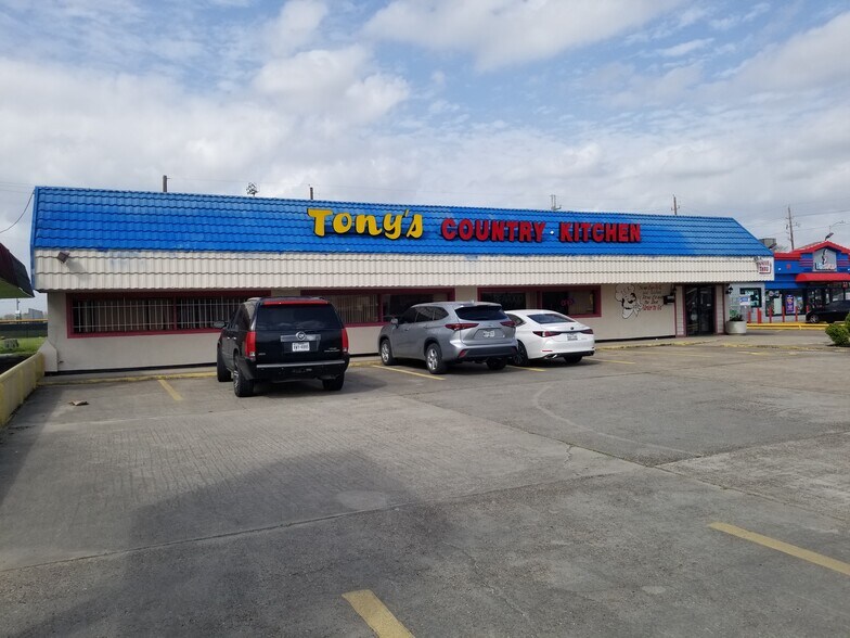 Primary Photo Of 1911 Aldine Bender Rd, Houston Restaurant For Sale