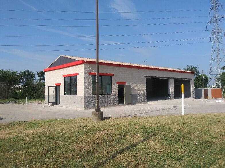 More Photos Of 3225 S Jupiter Rd, Garland Auto Repair For Lease