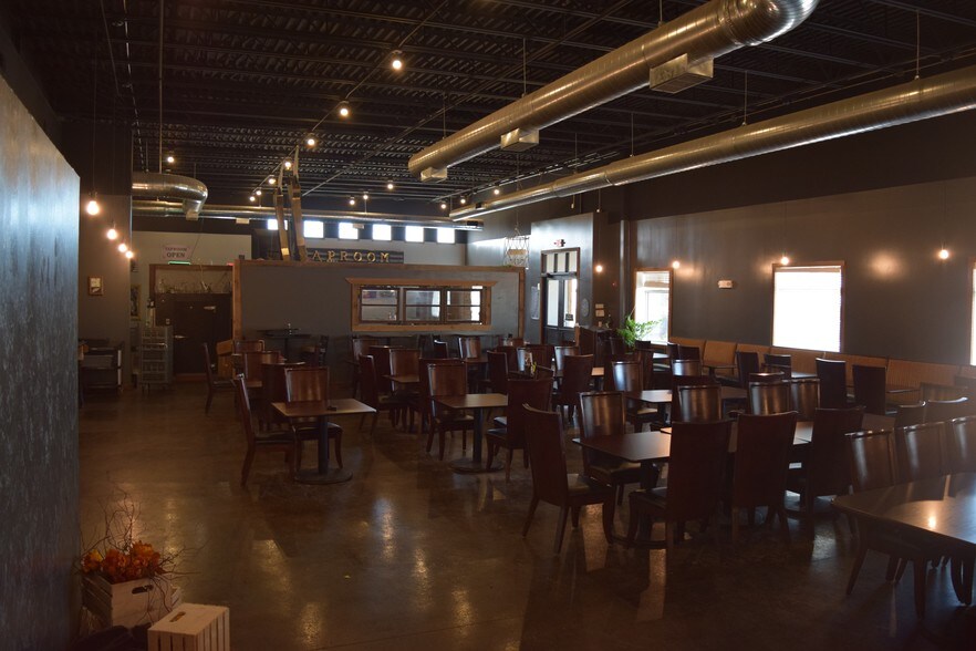 More Photos Of 901 Elm St, Tioga Restaurant For Sale