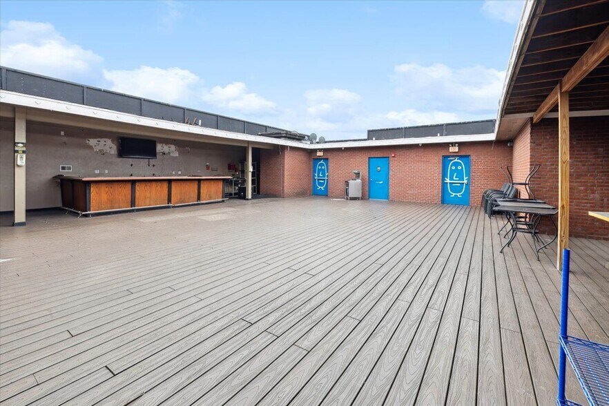 More Photos Of 512 Paterson Plank Rd, Jersey City Restaurant For Sale