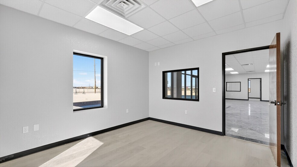 More Photos Of 16511 W Basin St, Odessa Industrial For Lease