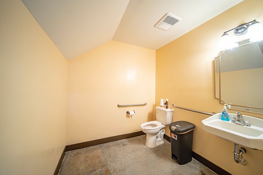 More Photos Of 9106-9110 Mission Blvd, Riverside Storefront Retail Residential For Sale